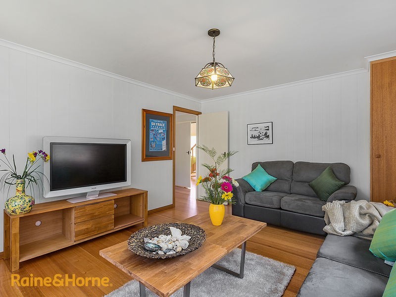 1 Surf Parade, Blackmans Bay TAS 7052