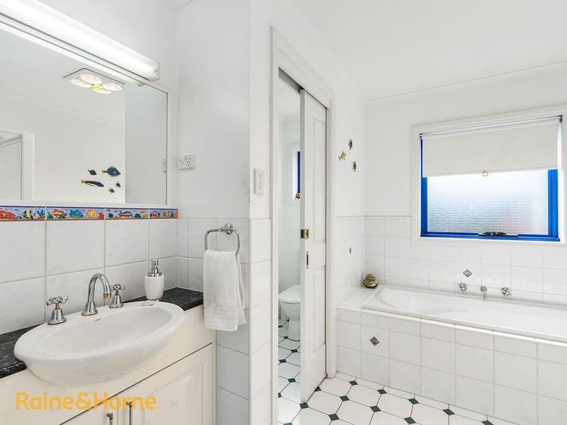 2 Elmina Close, Kingston TAS 7050