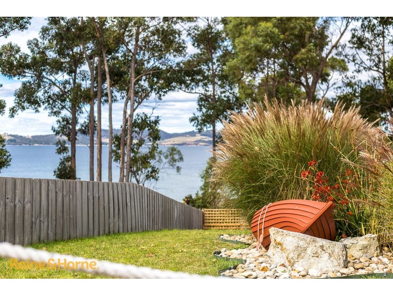 2/45 Staff Road, Electrona TAS 7054