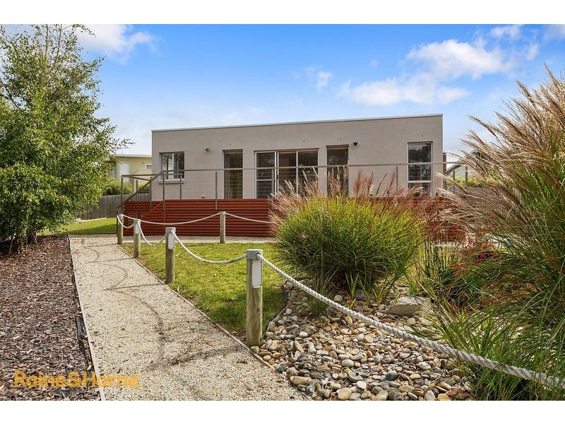 2/45 Staff Road, Electrona TAS 7054