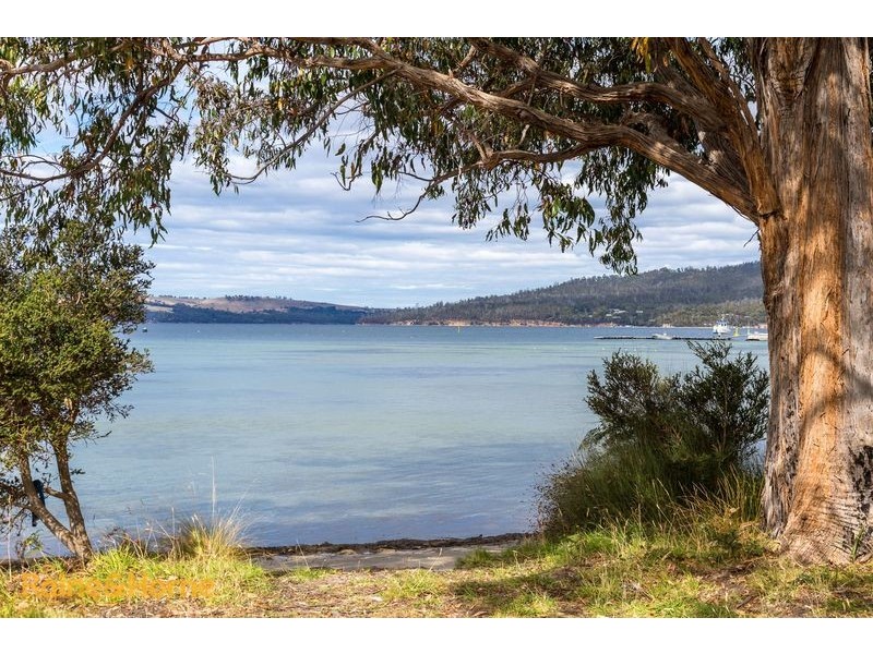 2/45 Staff Road, Electrona TAS 7054