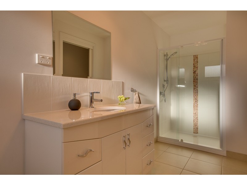 2/45 Staff Road, Electrona TAS 7054