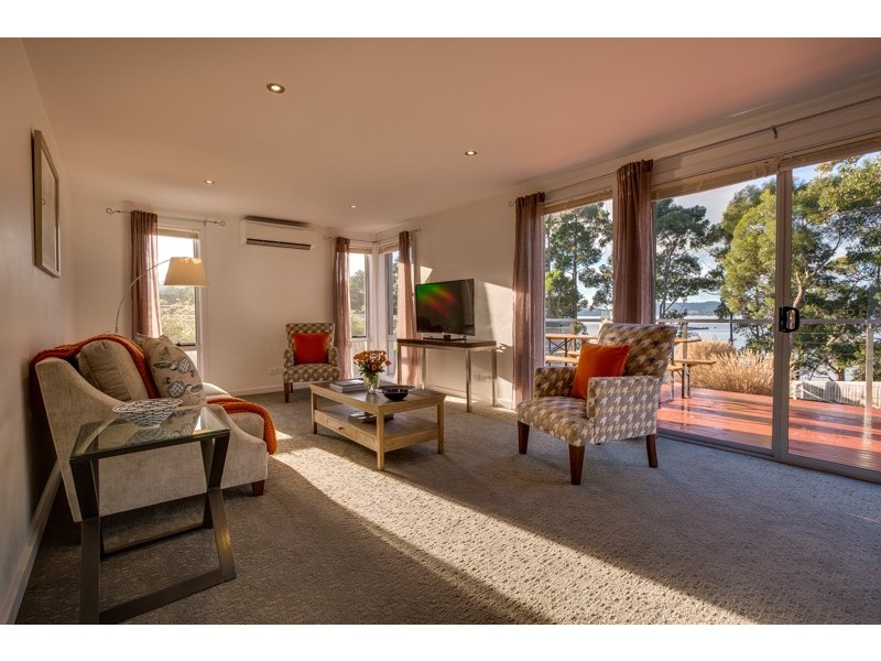 2/45 Staff Road, Electrona TAS 7054