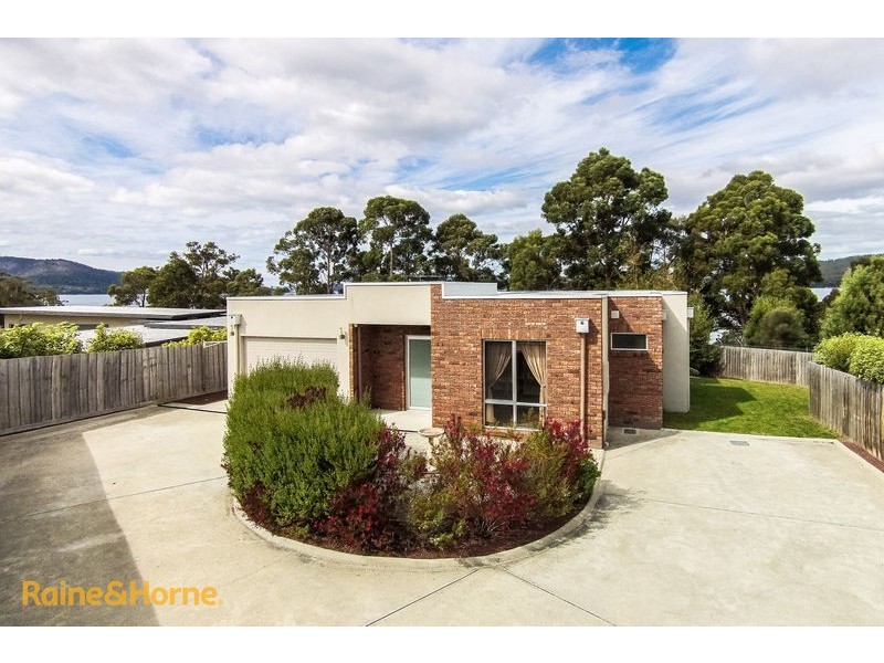 2/45 Staff Road, Electrona TAS 7054