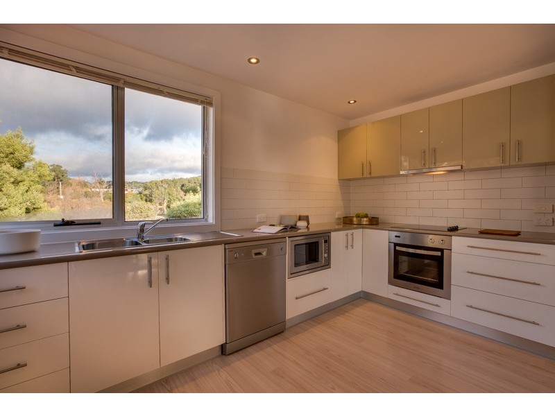 2/45 Staff Road, Electrona TAS 7054