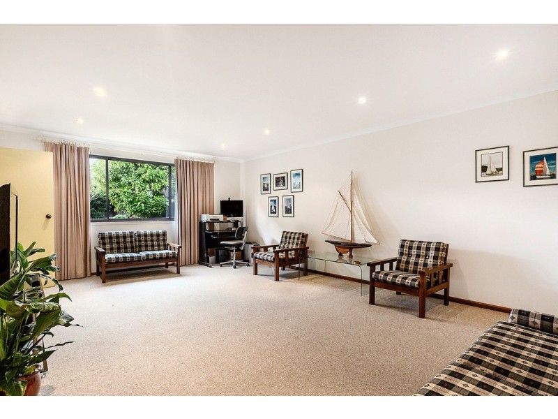 8 Redwood Road, Kingston TAS 7050
