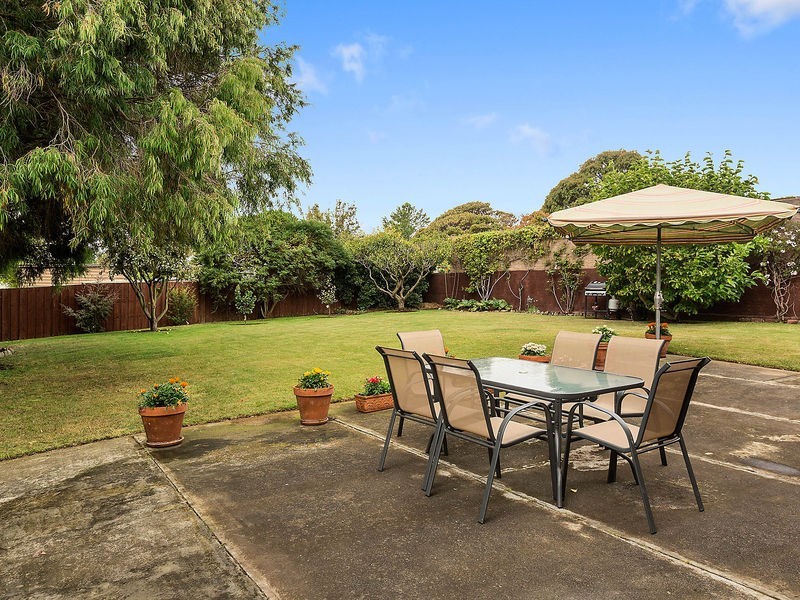 8 Redwood Road, Kingston TAS 7050