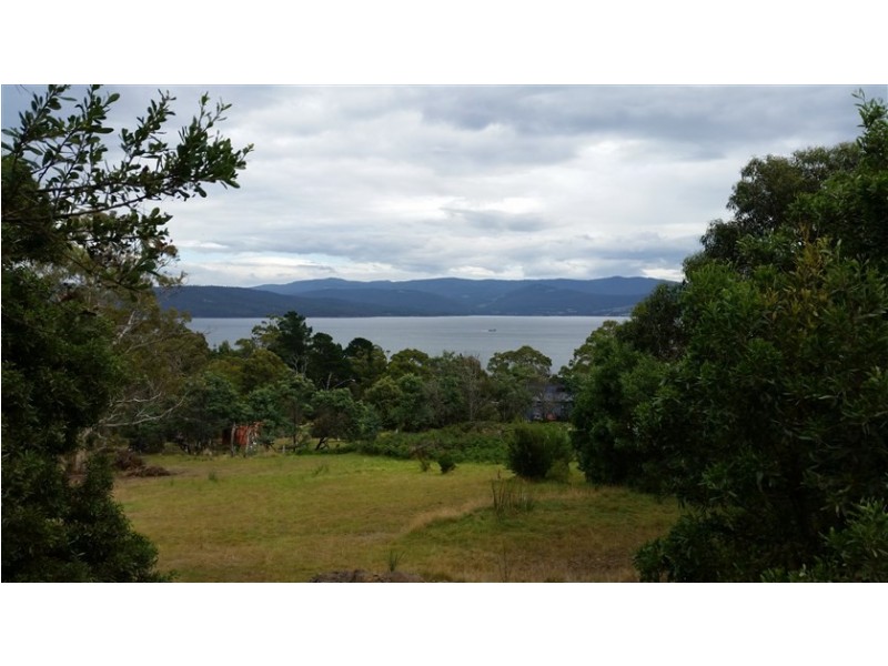 86 Bruny Island Main Road, Dennes Point TAS 7150