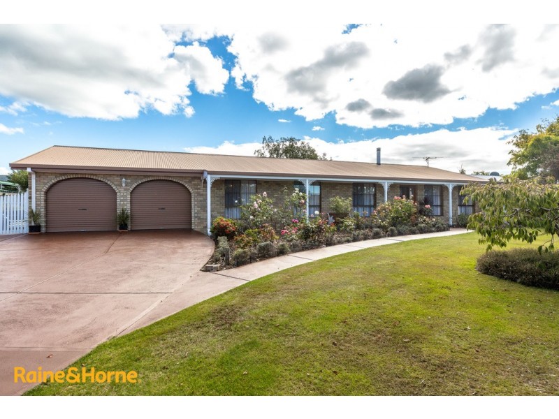 7 Charles Eaton Court, Huntingfield TAS 7055