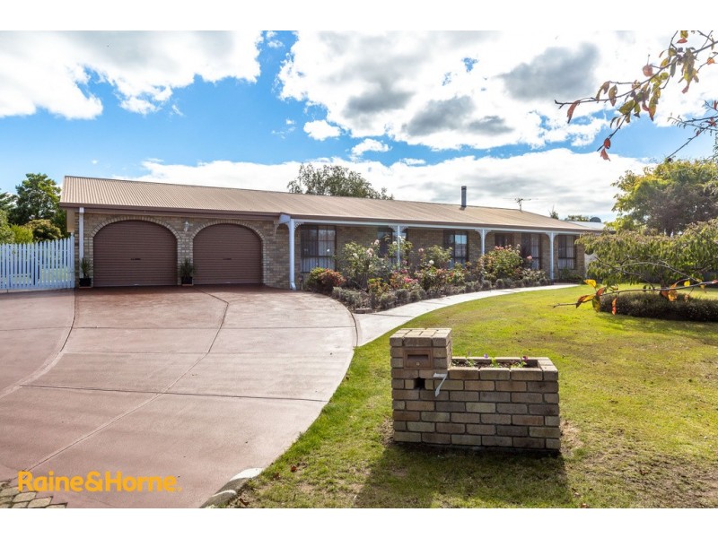 7 Charles Eaton Court, Huntingfield TAS 7055