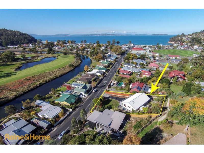 54 Beach Road, Kingston Beach TAS 7050