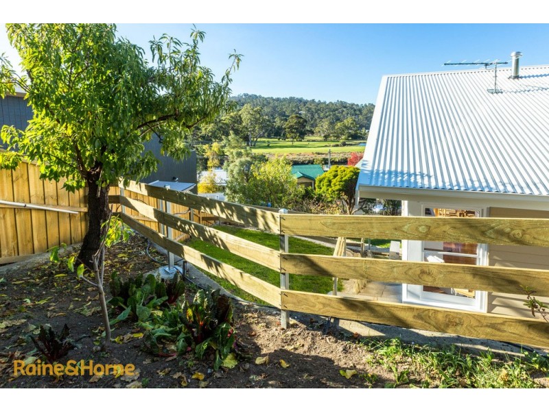 54 Beach Road, Kingston Beach TAS 7050
