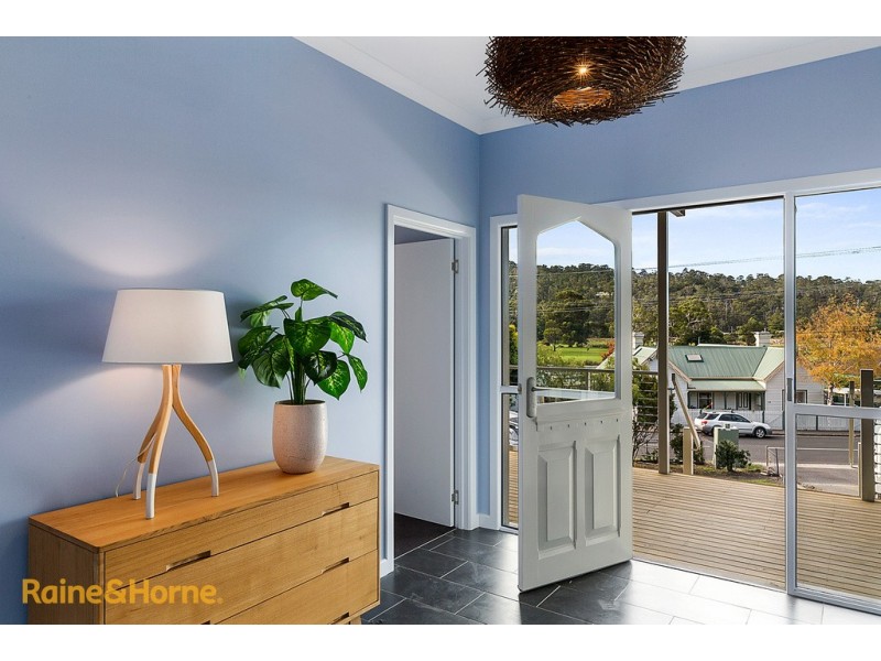 54 Beach Road, Kingston Beach TAS 7050