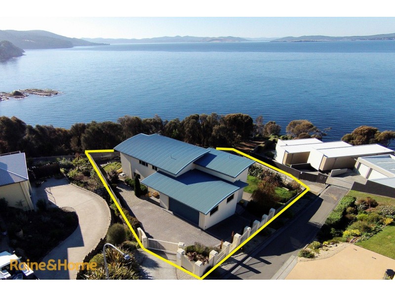 49 Suncoast Drive, Blackmans Bay TAS 7052
