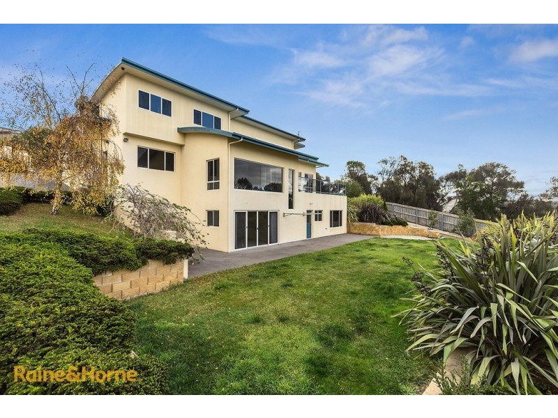 49 Suncoast Drive, Blackmans Bay TAS 7052