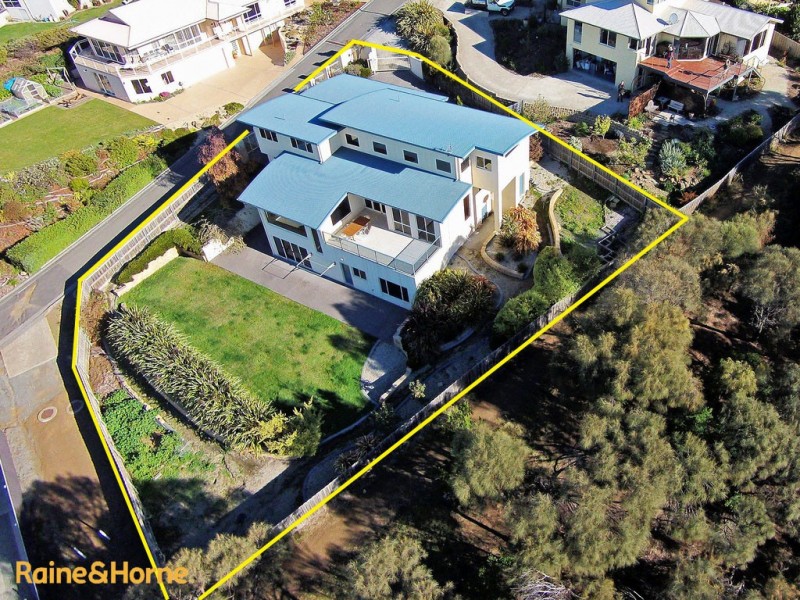 49 Suncoast Drive, Blackmans Bay TAS 7052