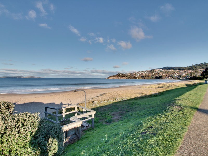 9A Wells Parade, Blackmans Bay TAS 7052