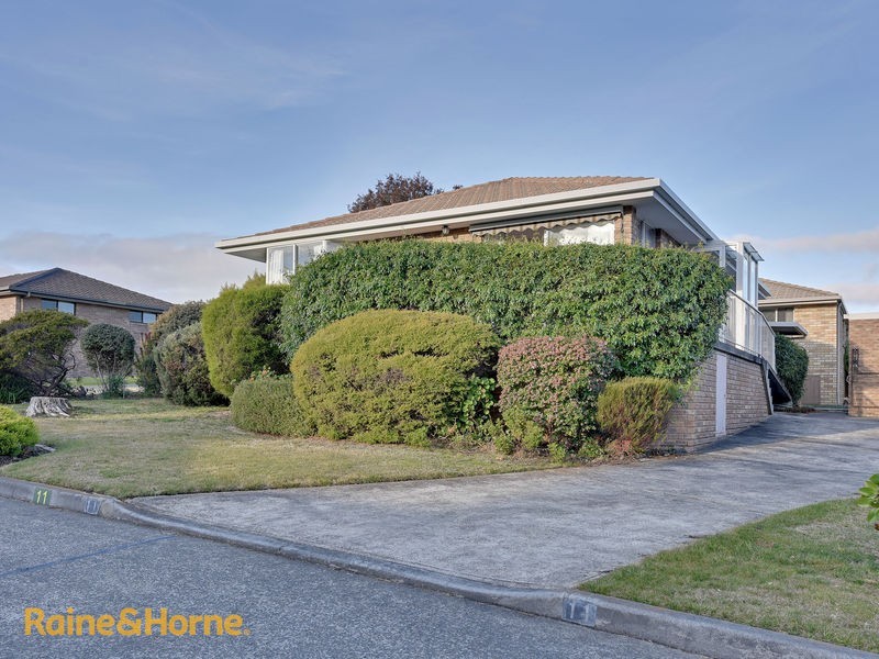 11 Fairway Drive, Kingston TAS 7050
