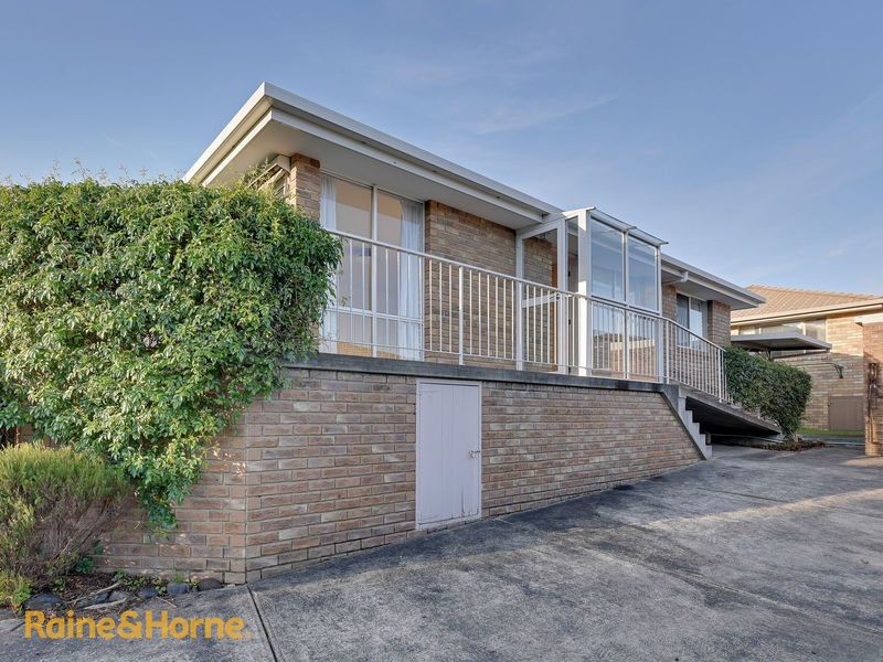 11 Fairway Drive, Kingston TAS 7050