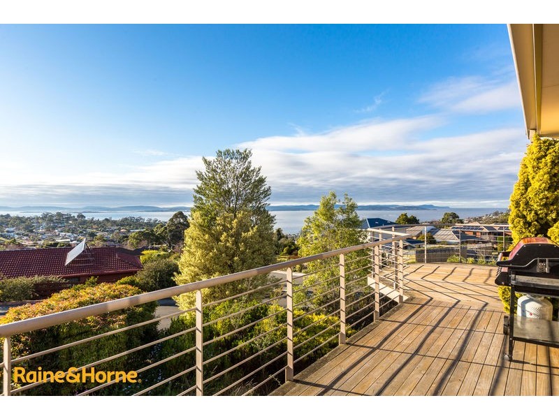 2 Ashley Court, Blackmans Bay TAS 7052