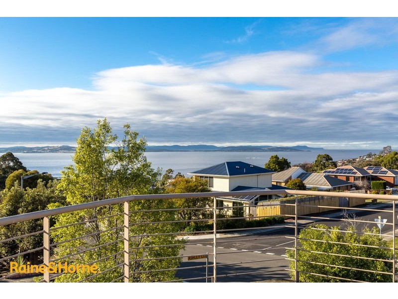 2 Ashley Court, Blackmans Bay TAS 7052