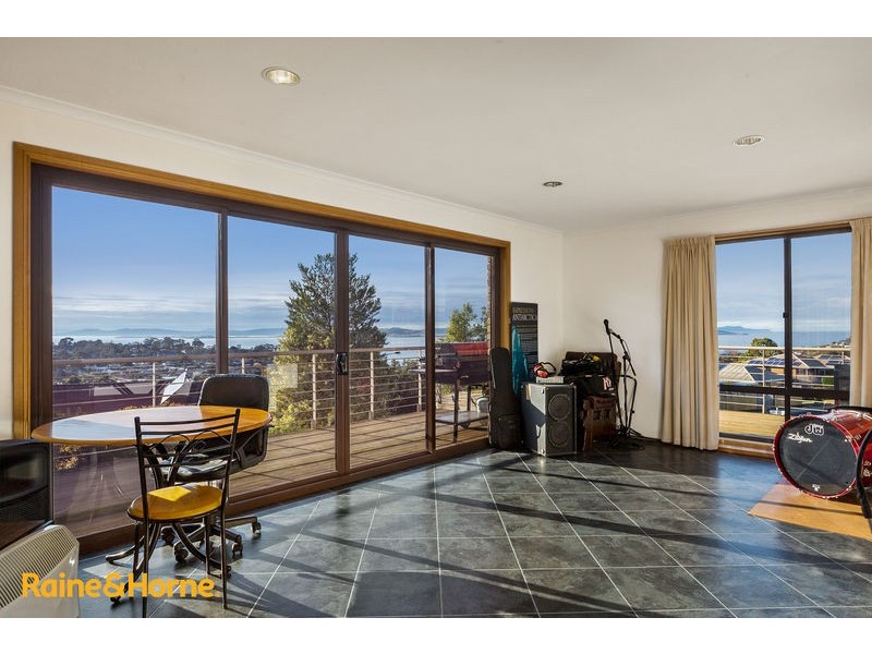 2 Ashley Court, Blackmans Bay TAS 7052