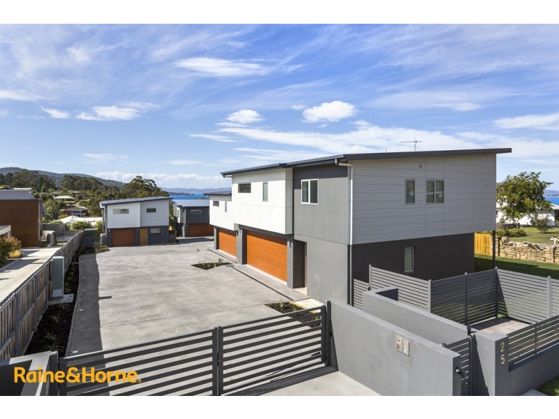 25 Powell Road, Blackmans Bay TAS 7052