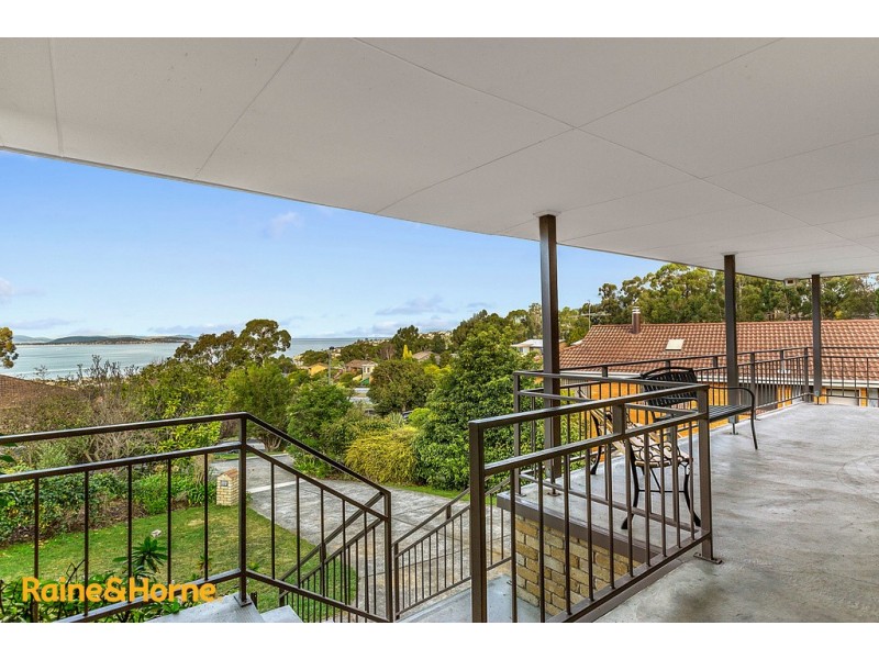 43 Diamond Drive, Blackmans Bay TAS 7052