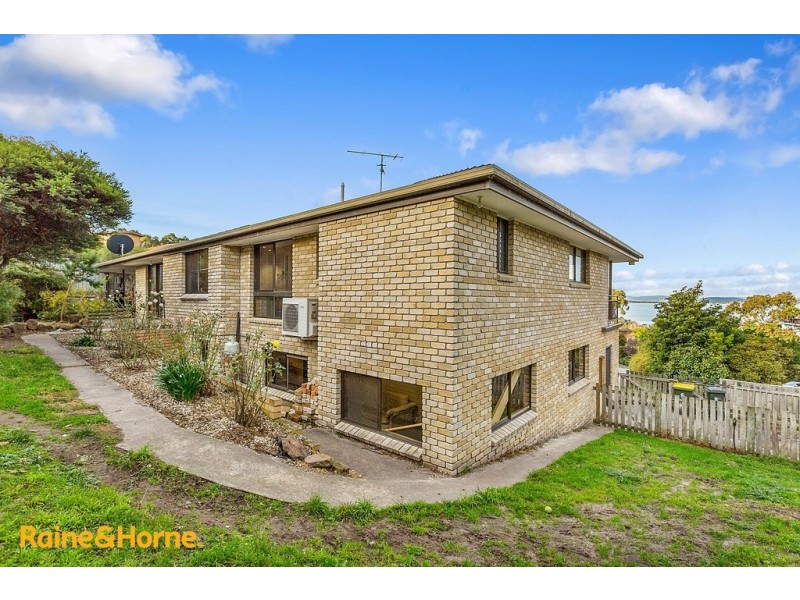 43 Diamond Drive, Blackmans Bay TAS 7052