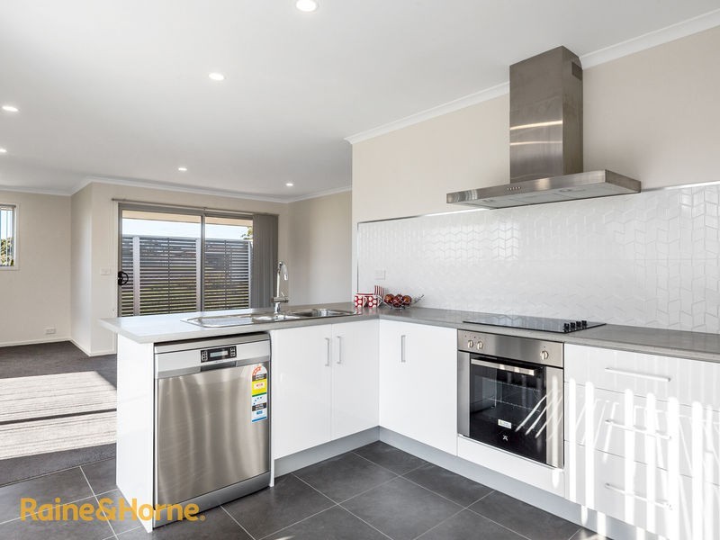 2 Sunsail Street, Snug TAS 7054