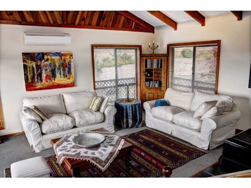 87 Cades Drive, Kingston TAS 7050