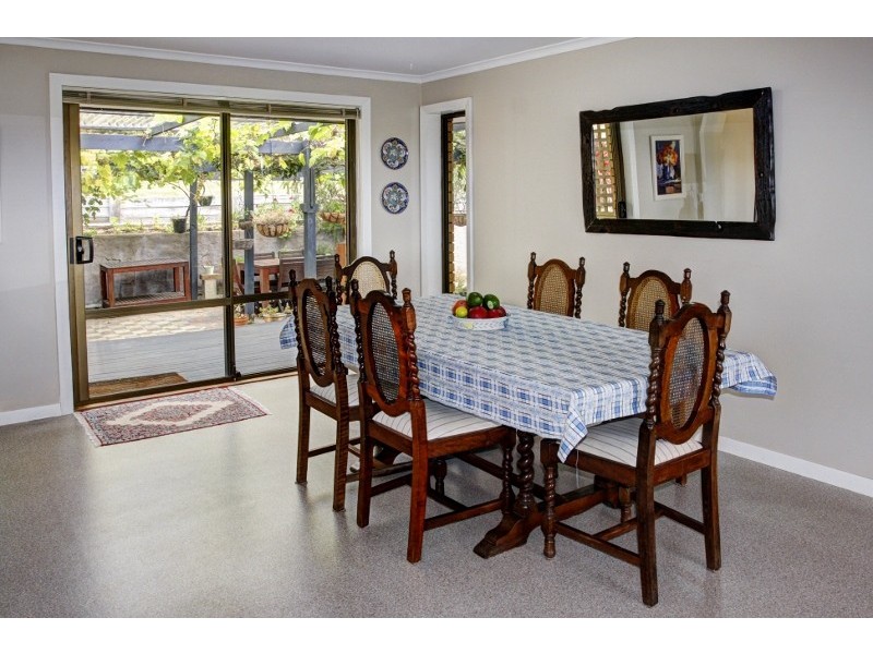 87 Cades Drive, Kingston TAS 7050