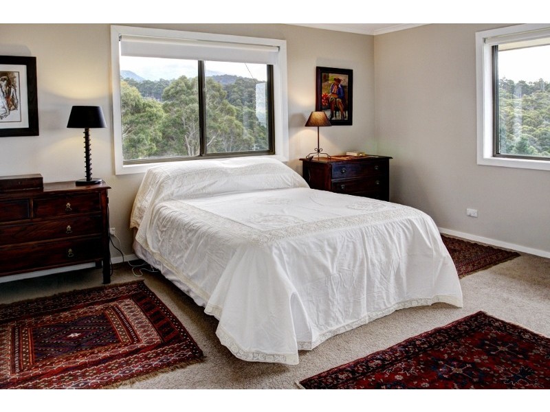 87 Cades Drive, Kingston TAS 7050