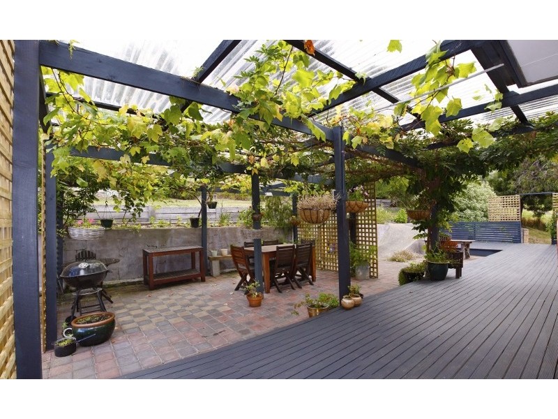 87 Cades Drive, Kingston TAS 7050