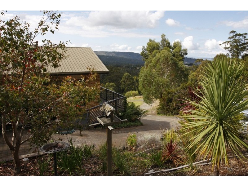 87 Cades Drive, Kingston TAS 7050