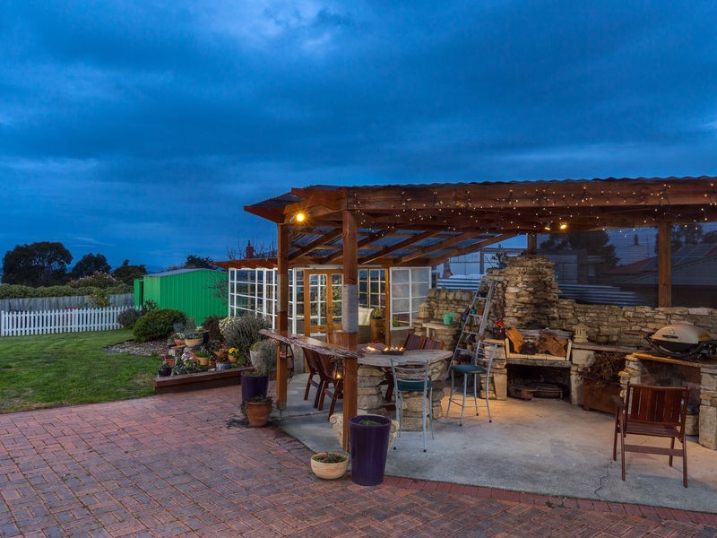 2/126 Roslyn Avenue, Blackmans Bay TAS 7052