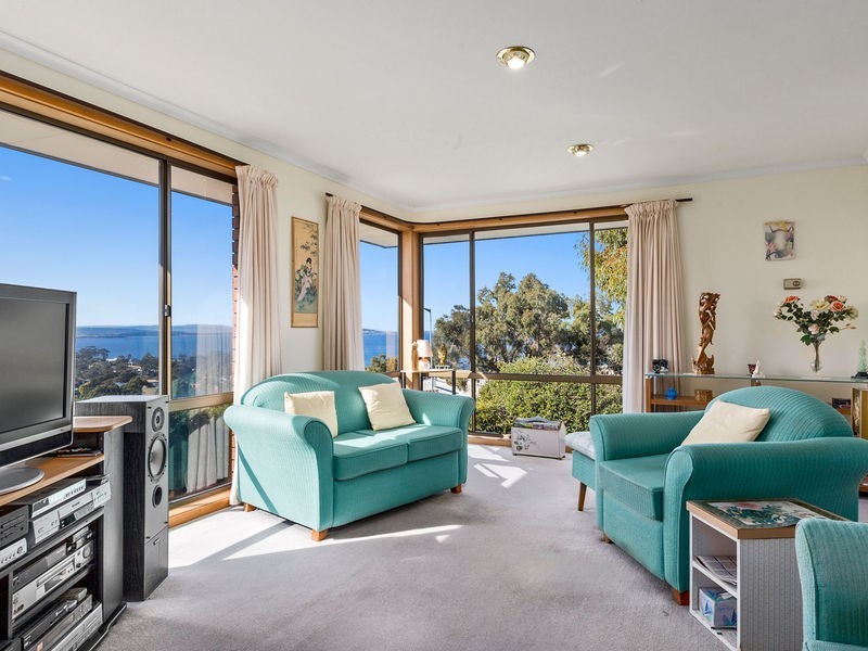 1 Emerald Court, Blackmans Bay TAS 7052