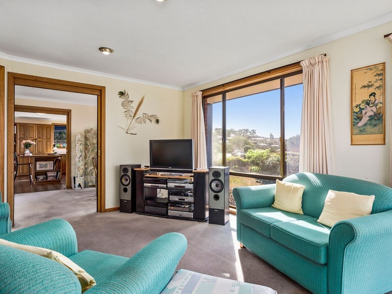 1 Emerald Court, Blackmans Bay TAS 7052
