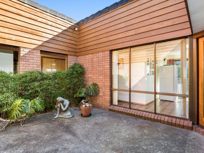 1 Emerald Court, Blackmans Bay TAS 7052