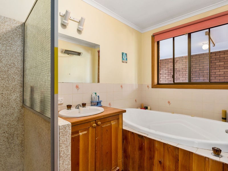 1 Emerald Court, Blackmans Bay TAS 7052