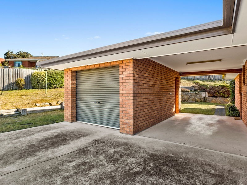 1 Emerald Court, Blackmans Bay TAS 7052