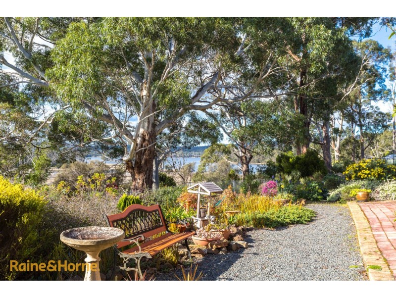 12 Wandanea Place, Margate TAS 7054