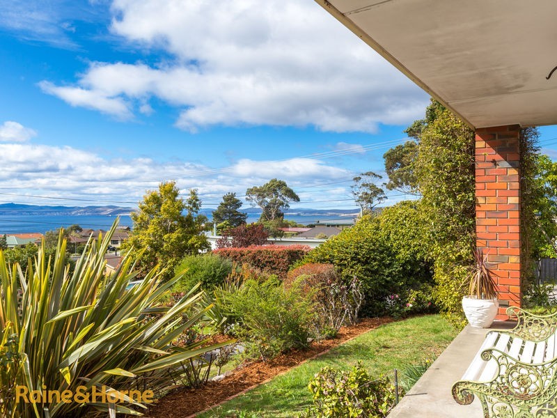 87 Roslyn Avenue, Kingston Beach TAS 7050