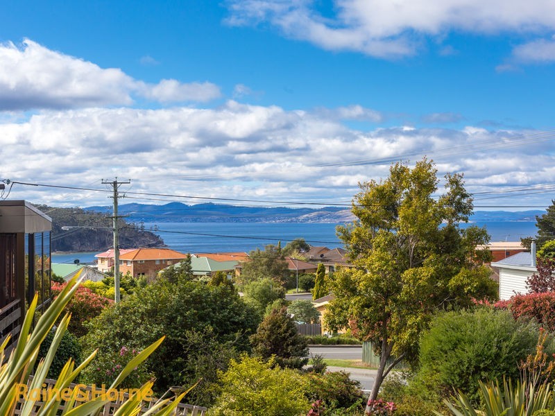 87 Roslyn Avenue, Kingston Beach TAS 7050