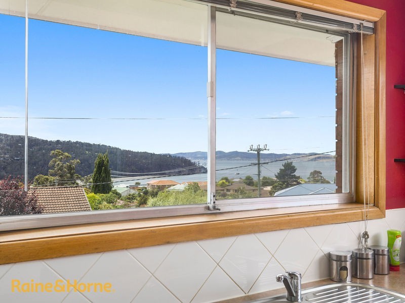 93 Roslyn Avenue, Kingston Beach TAS 7050