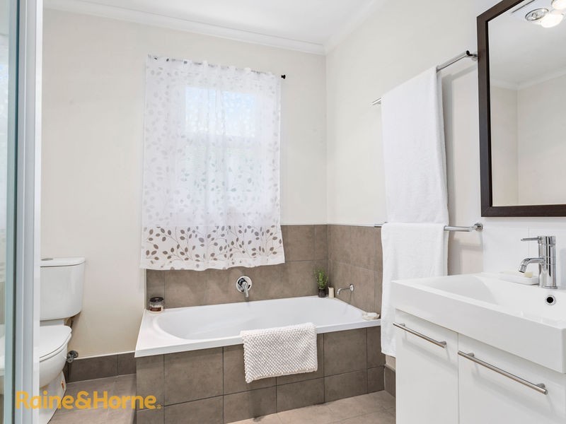 32 Lewan Avenue, Kingston TAS 7050