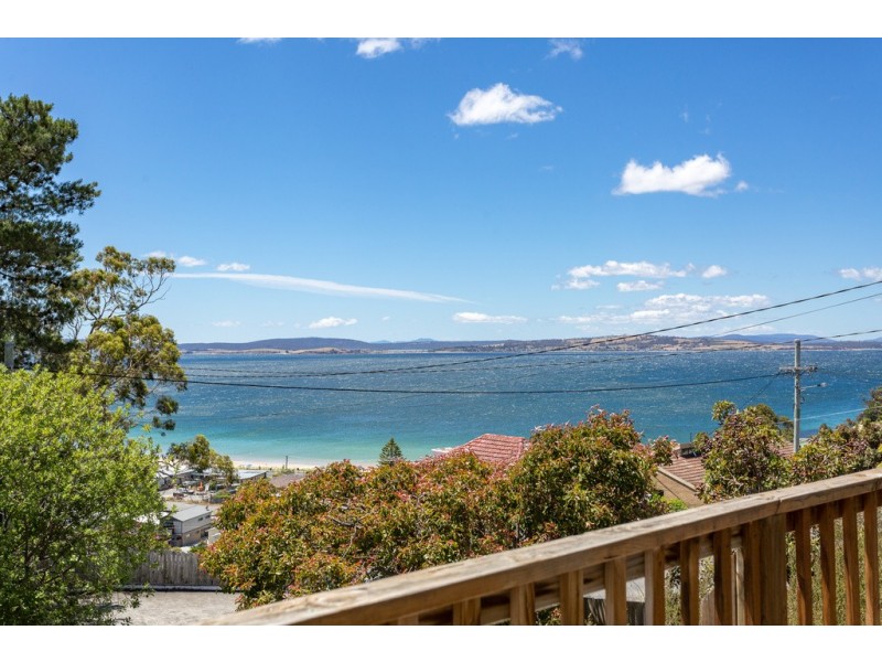 47 Roslyn Avenue, Kingston Beach TAS 7050