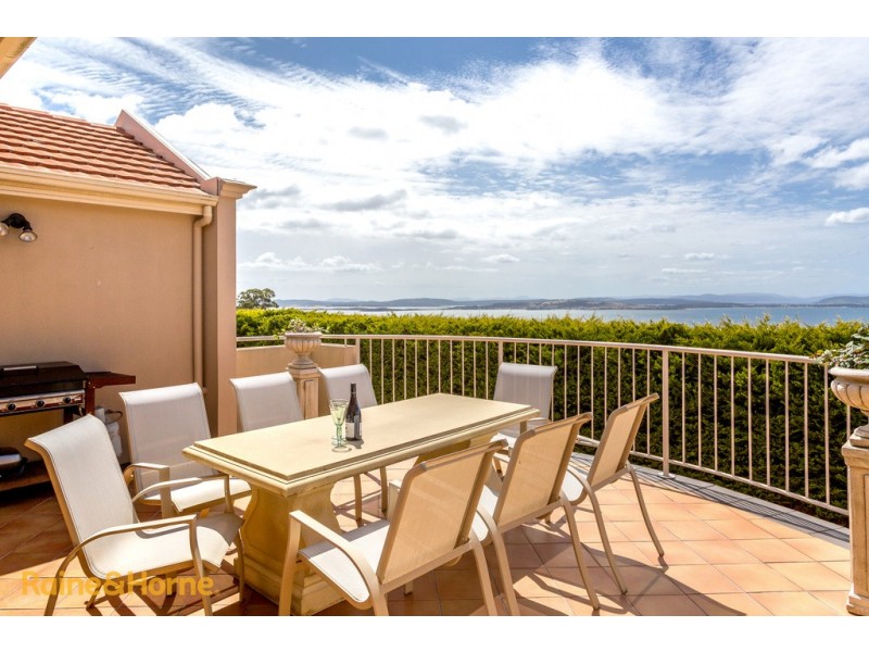 62 Diamond Drive, Blackmans Bay TAS 7052