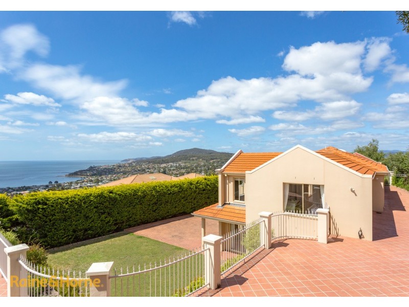 62 Diamond Drive, Blackmans Bay TAS 7052