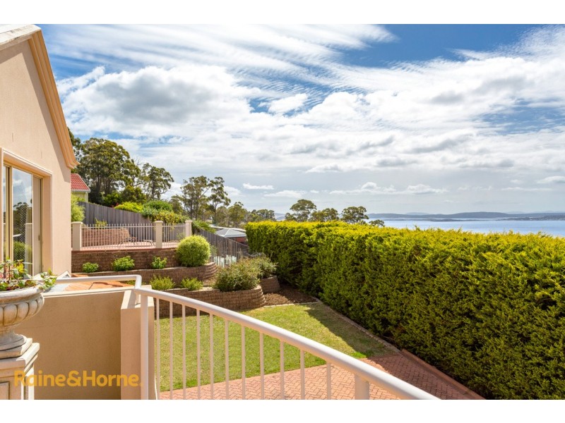 62 Diamond Drive, Blackmans Bay TAS 7052